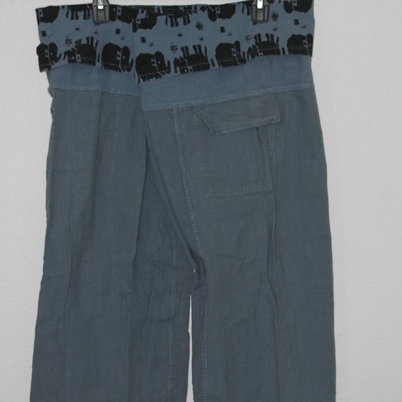 Women's Cropped Fisherman Pants with Elephants - Picture 5 of 5